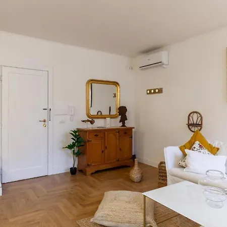 شقة La Terrazza Su فياريجيو